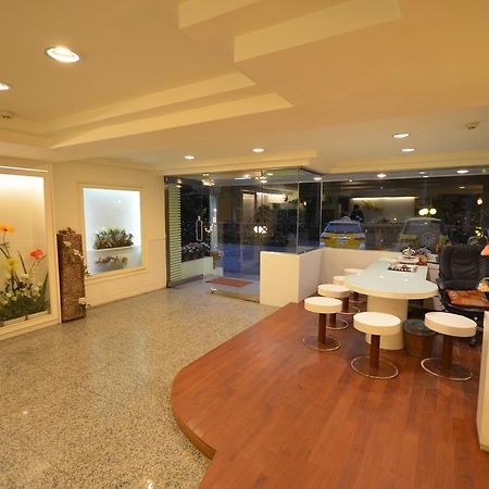 Maria Hotel Zhongzheng  Bagian luar foto