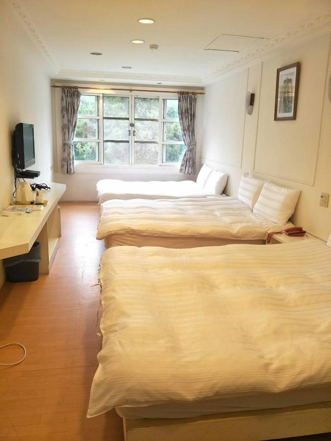 Maria Hotel Zhongzheng  Bagian luar foto